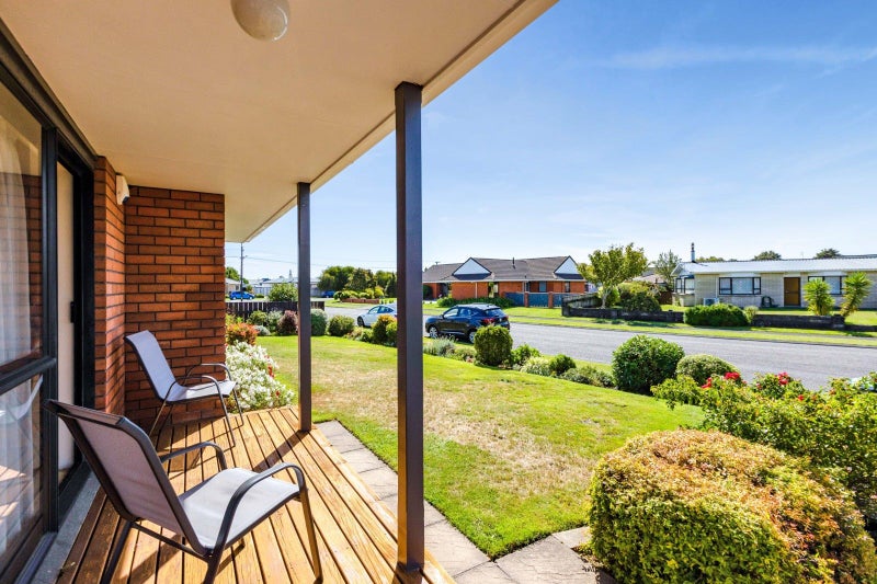 4 Boulevard Drive, Merrilands, New Plymouth - Carousel 2