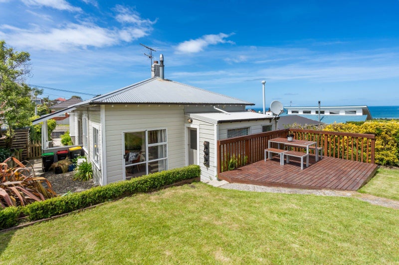 15 Oakland Street, Andersons Bay, Dunedin - Carousel 1