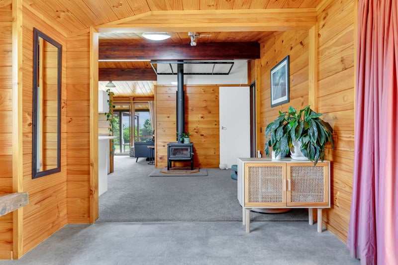 1 Tupara Crescent, Kawaha Point, Rotorua - Carousel 2