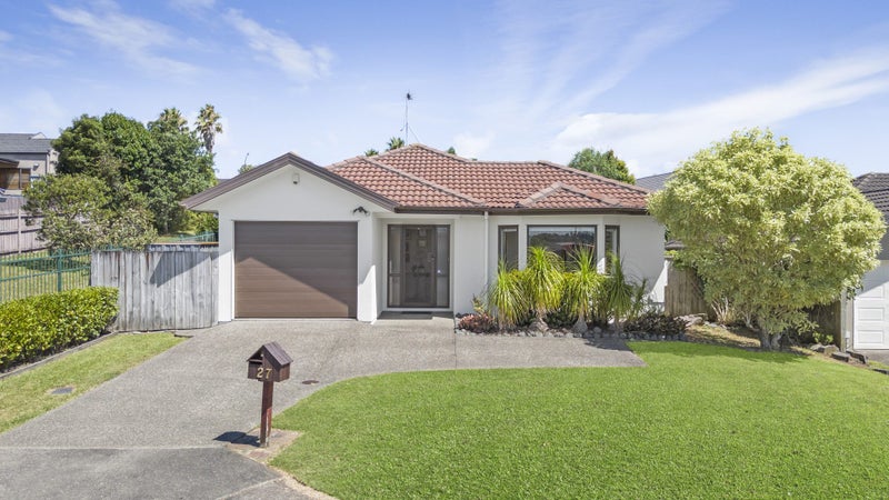 27 Arlose Place, Westgate, Auckland - Carousel 1