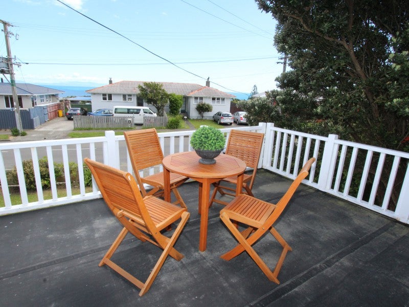 38 Herewini Street, Titahi Bay, Porirua - Carousel 2