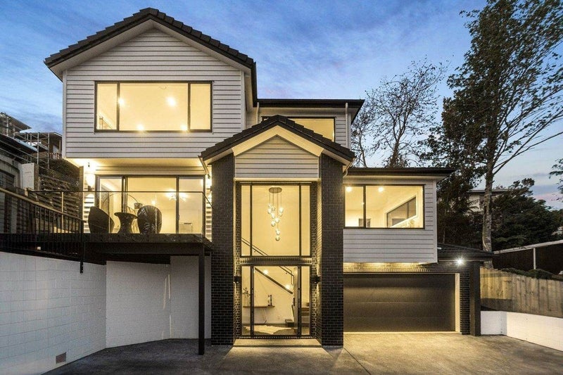 44 Chatswood Grove, Chatswood, Auckland - Carousel 1