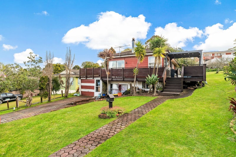 11 Kemp Road, Massey, Auckland - Carousel 1