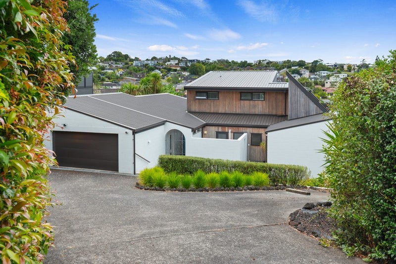 25 Mayfair Crescent, Mairangi Bay, Auckland - Carousel 1
