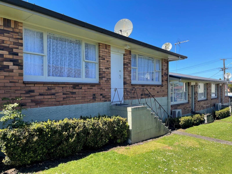 1/18 Mount Smart Road, Royal Oak, Auckland - Carousel 1