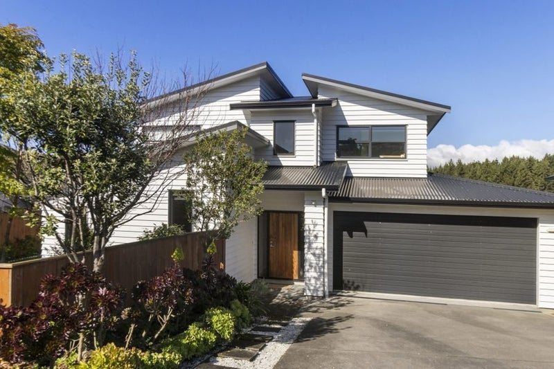 61 Te Puia Drive, Aotea, Porirua - Carousel 1