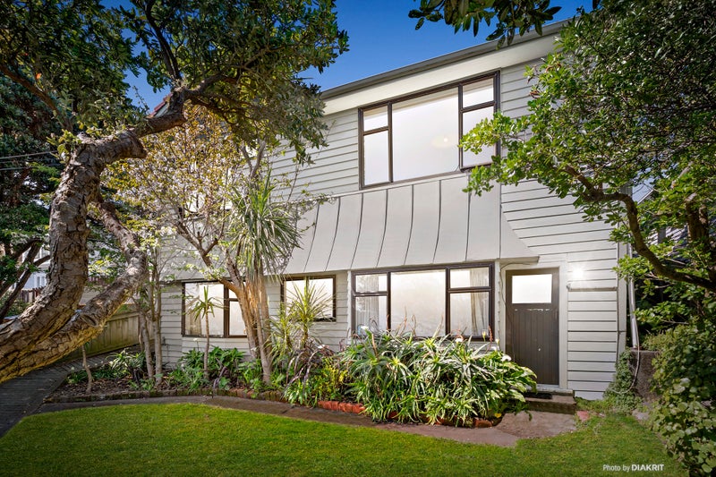 23 Lonsdale Crescent, Rongotai, Wellington - Carousel 1