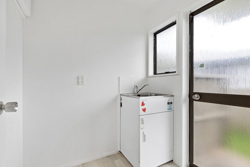 95B Oakfield Crescent, Pukete, Hamilton - Carousel 14