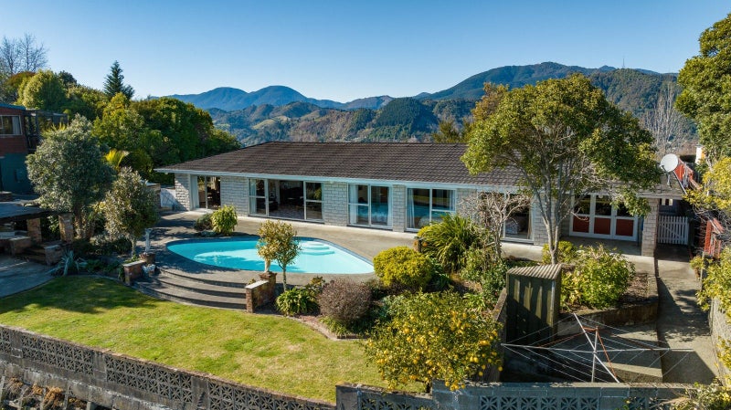 262 Princes Drive, Britannia Heights, Nelson - Carousel 1