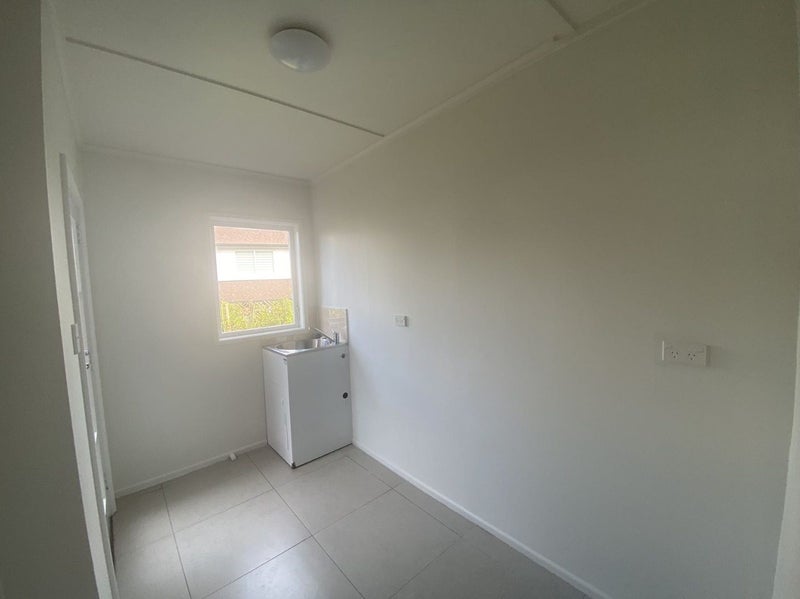 14 Reynella Drive, Massey, Auckland - Carousel 16