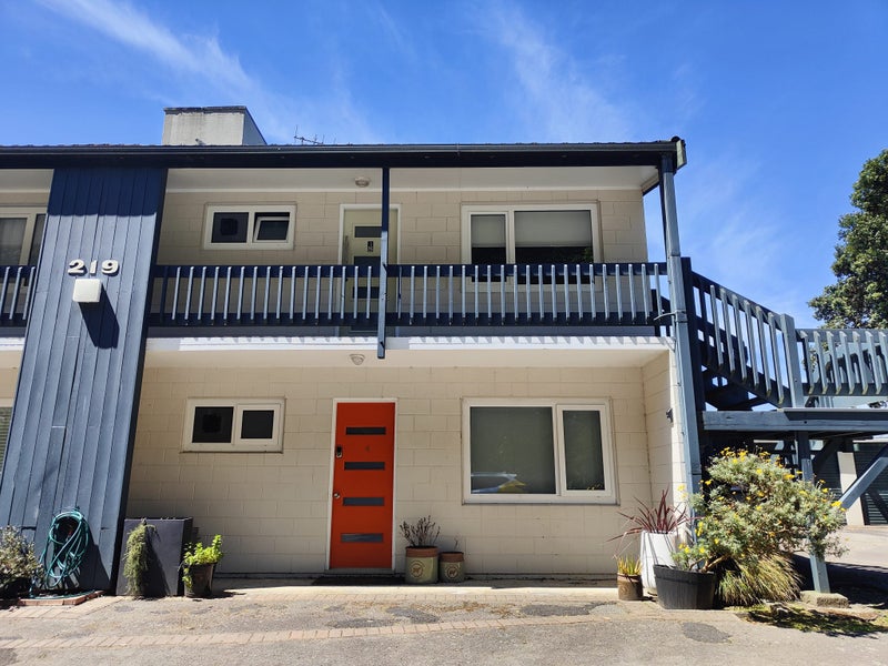 8/219 Grant Road, Thorndon, Wellington - Carousel 8