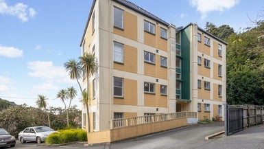 3/161 Glenmore Street, Kelburn, Wellington - Carousel 1