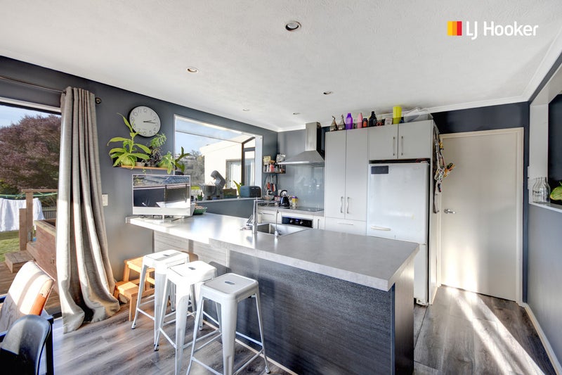 6 Edinburgh Street, Green Island, Dunedin - Carousel 2