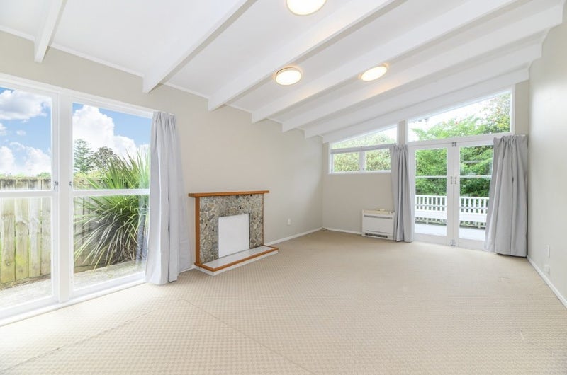 12 Denyer Place, New Lynn, Auckland - Carousel 2