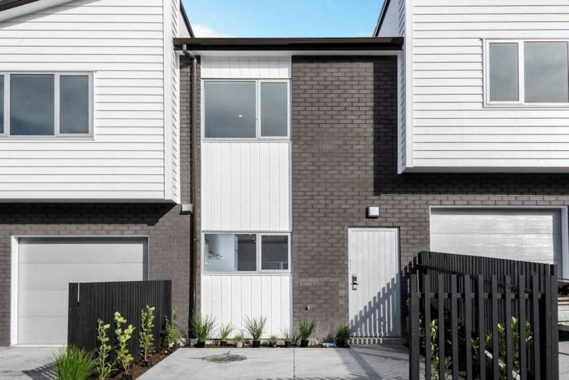 21C Vincent Street, Howick, Auckland - Carousel 1