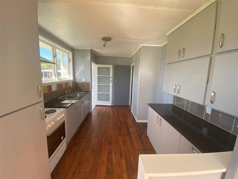 12 Grundy Place, Otara, Auckland - Carousel 1