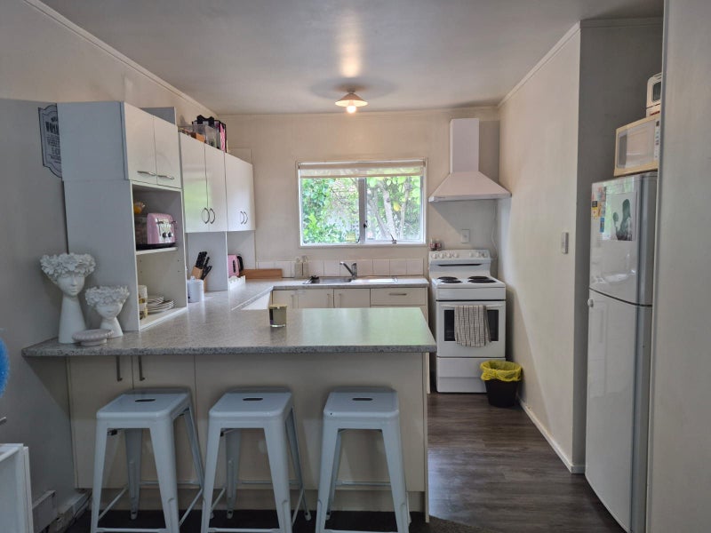 2/10 Lyren Place, Half Moon Bay, Auckland - Carousel 2