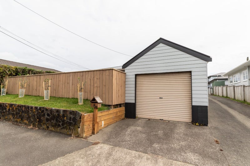 9 Pinkerton Grove, Newlands, Wellington - Carousel 27