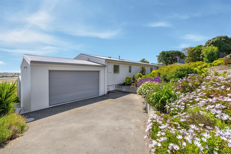 29A Cannon Hill Crescent, Mount Pleasant, Christchurch - Carousel 1