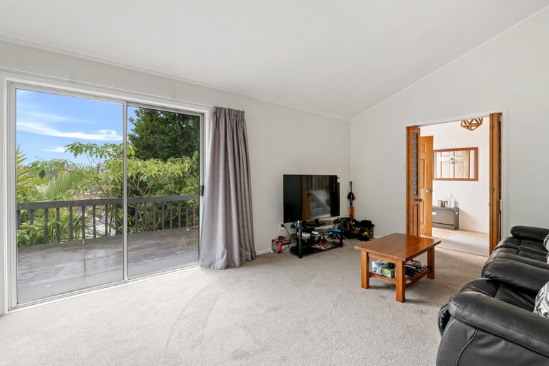 33 Squirrel Lane, Browns Bay, Auckland - Carousel 2