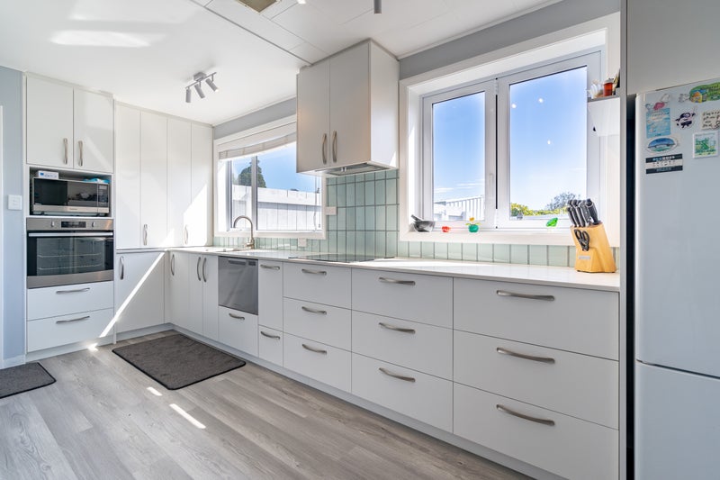 99A Easther Crescent, Kew, Dunedin - Carousel 1