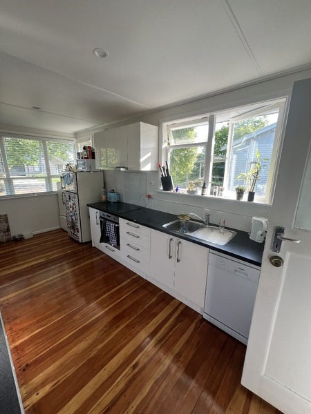 6 Cassidy Street, Hamilton East, Hamilton - Carousel 2