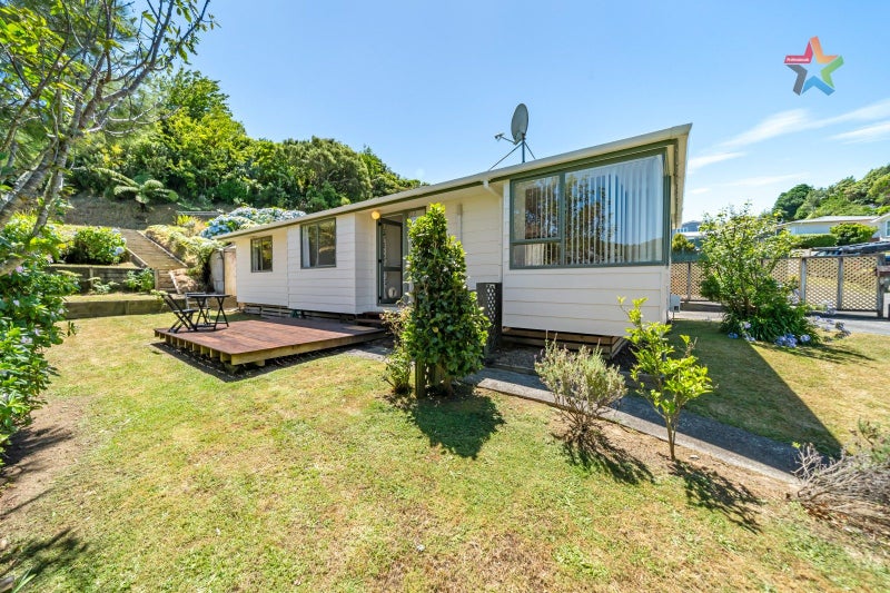 13 Barberry Grove, Maungaraki, Lower Hutt - Carousel 1