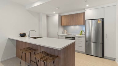 15/17 Link Crescent, Stanmore Bay, Whangaparaoa - Carousel 1