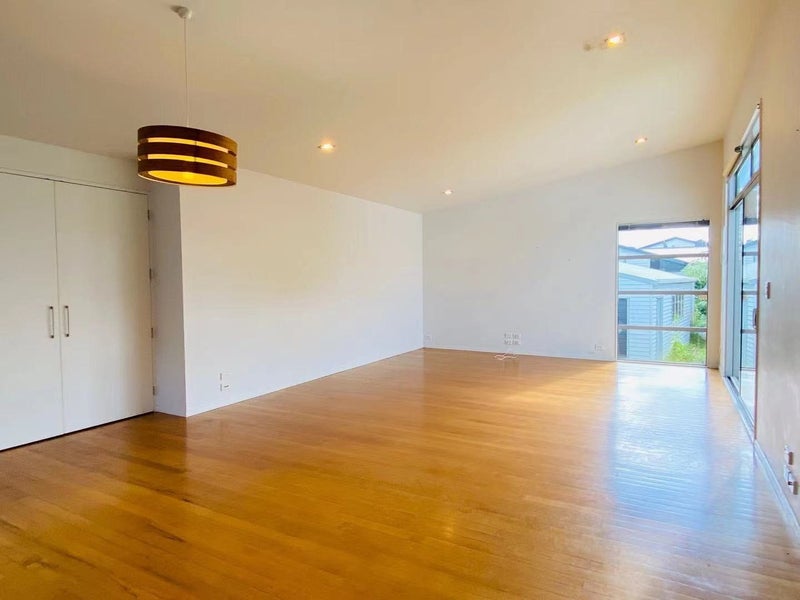 65 Castledine Crescent, Glen Innes, Auckland - Carousel 2