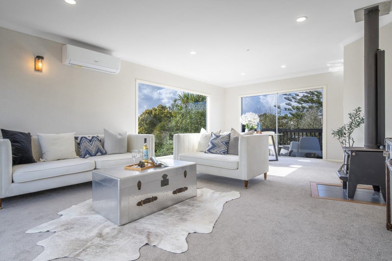 16 Glamorgan Drive, Torbay, Auckland - Carousel 2