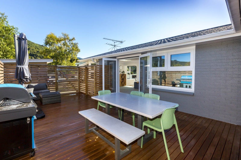 46 Holdsworth Avenue, Trentham, Upper Hutt - Carousel 1