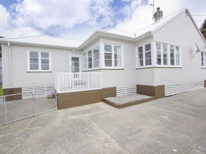 72 Judd Crescent, Naenae, Lower Hutt - Carousel 1