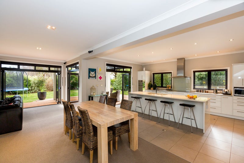 8 Cotswolds Close, Otamatea, Whanganui - Carousel 2