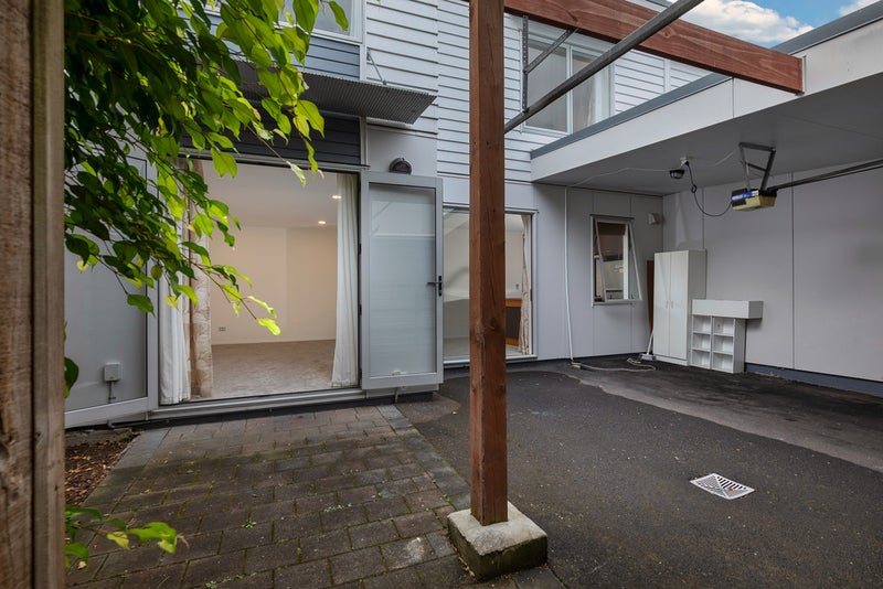 8/3 Wagener Place, Mount Albert, Auckland - Carousel 2