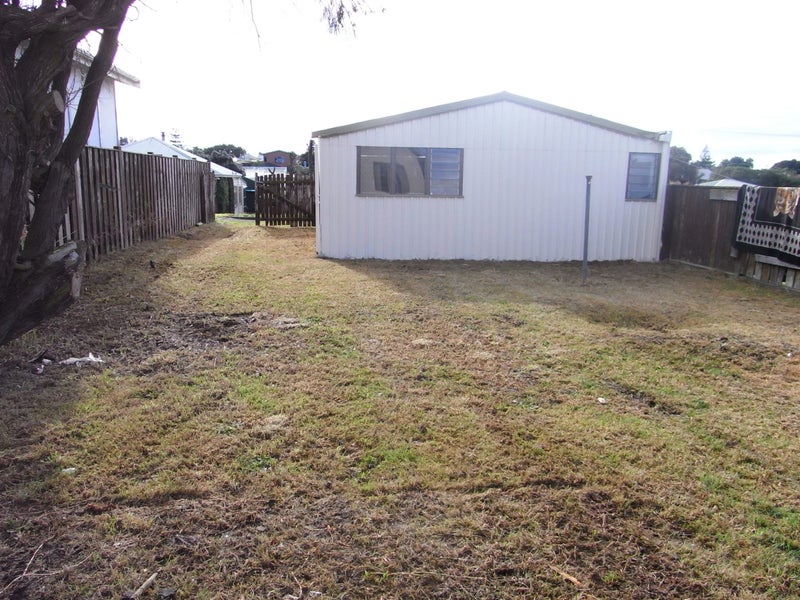 10 Seafront Road, Castlecliff, Whanganui - Carousel 2