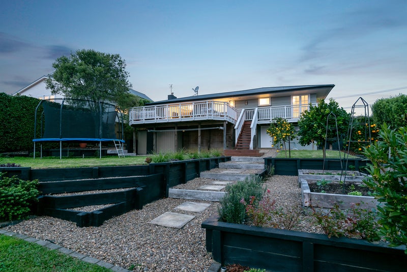 30 Litten Road, Cockle Bay, Auckland - Carousel 1