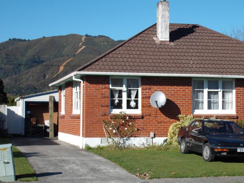 24 Sladden Street, Naenae, Lower Hutt - Carousel 1