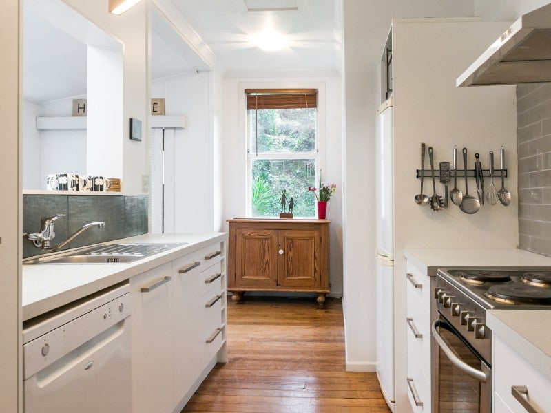 24 Cobden Road, Bluff Hill, Napier - Carousel 2