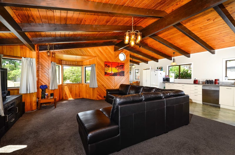 214 Boord Crescent, Kumeu - Carousel 2