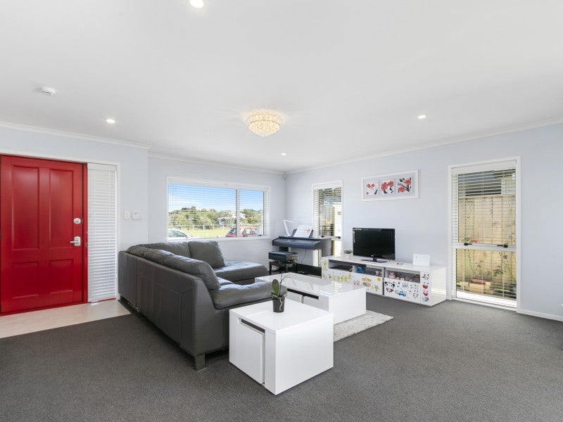 6 Lime Grove, Maungaraki, Lower Hutt - Carousel 2