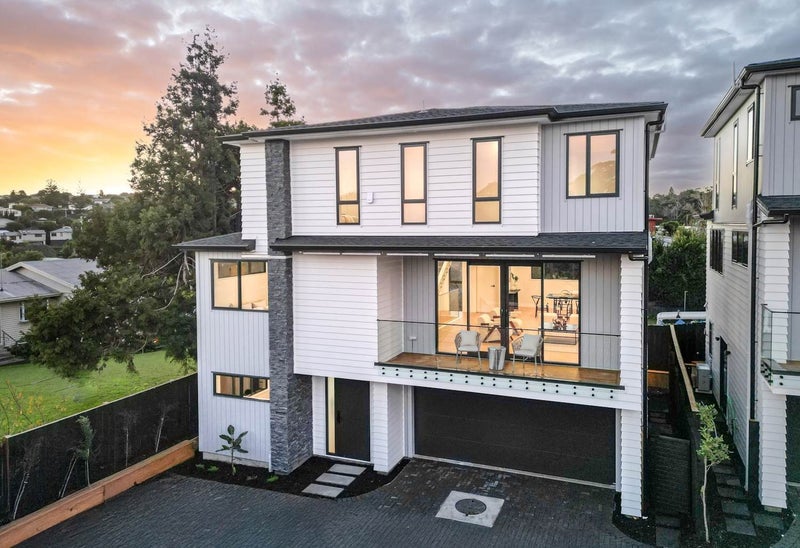 12C Wylie Avenue, Sunnynook, Auckland - Carousel 1