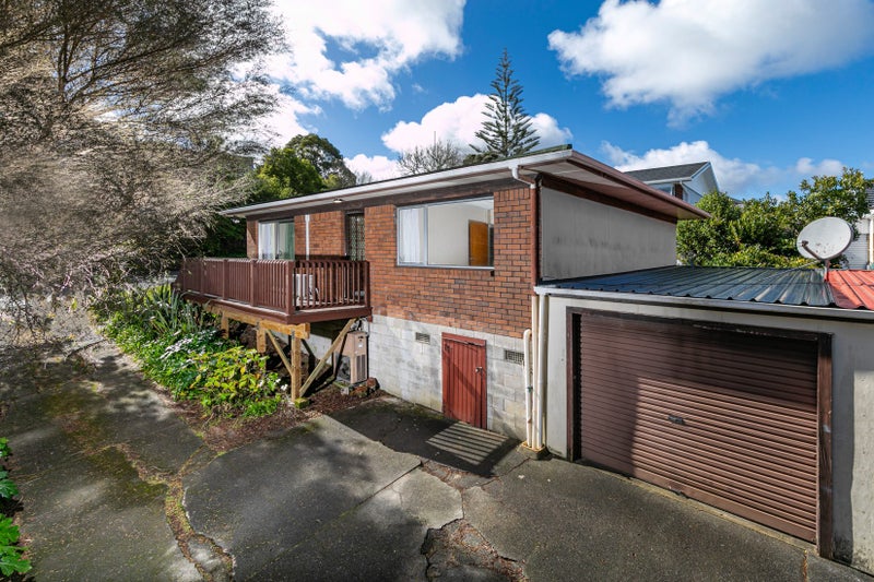 1/21 Takapu Street, Henderson, Auckland - Carousel 2