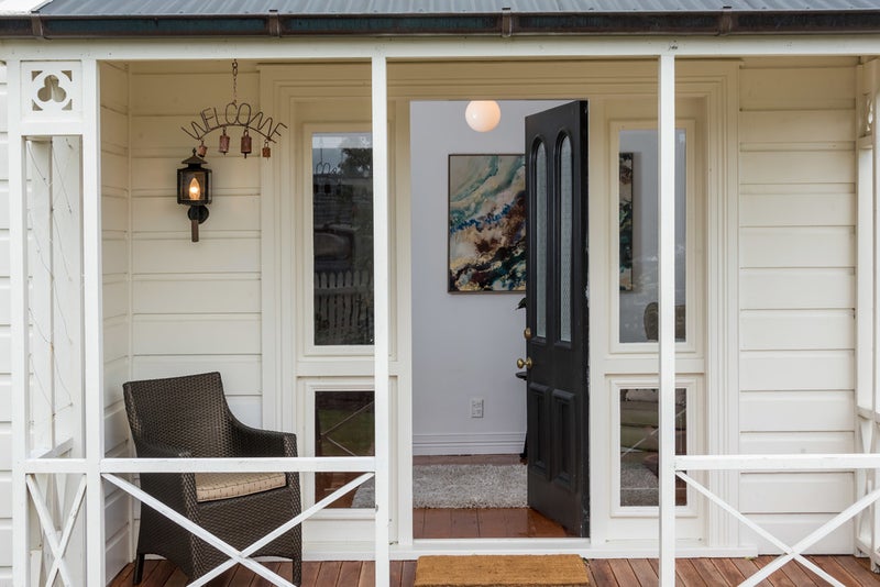 61 Beach Road, Mellons Bay, Auckland - Carousel 2