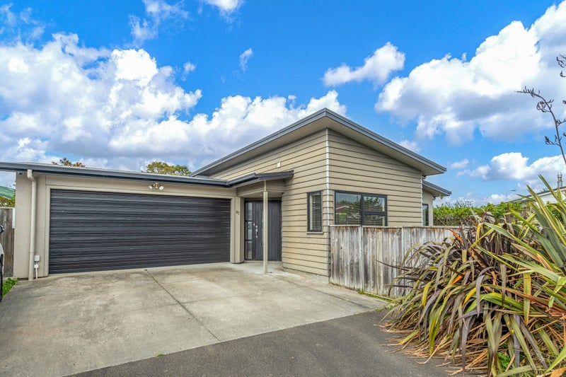 87 Roberts Line, Kelvin Grove, Palmerston North - Carousel 1