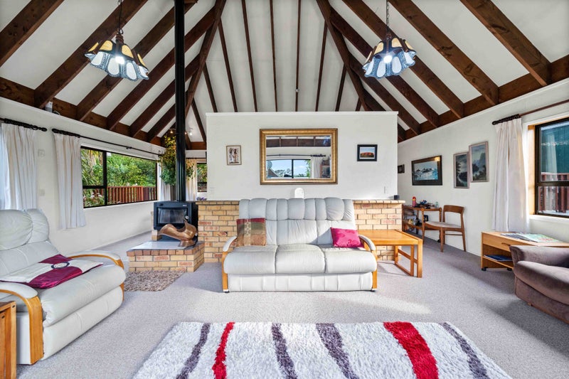 48 Pokapu Street, Titirangi, Auckland - Carousel 2