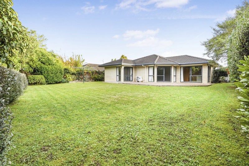 26 Bellona Place, Flagstaff, Hamilton - Carousel 2