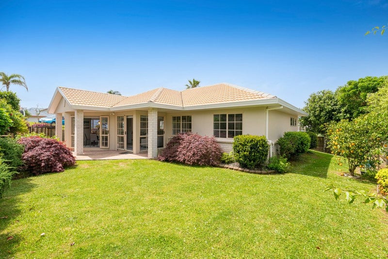 8 Godwin Court, Unsworth Heights, Auckland - Carousel 2