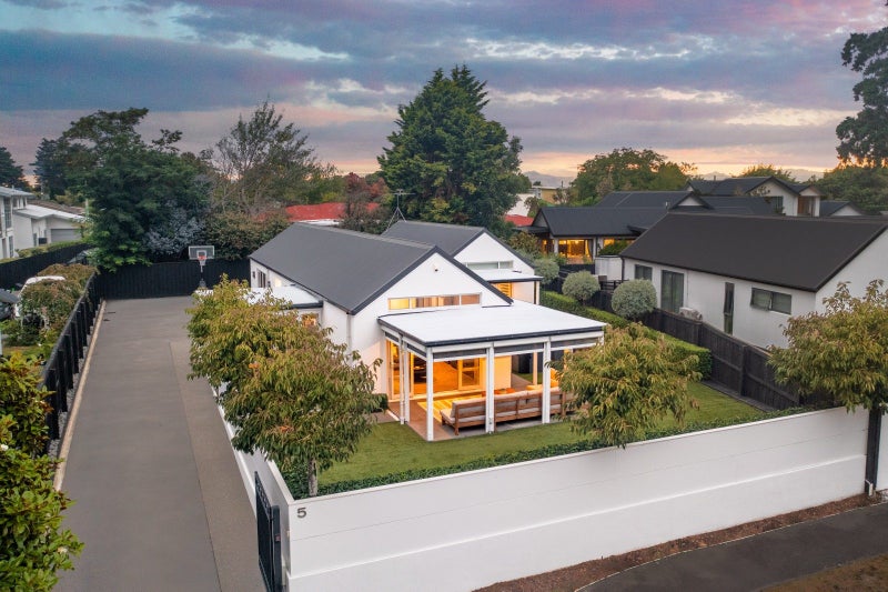 5 Rockport Place, Parklands, Christchurch - Carousel 2