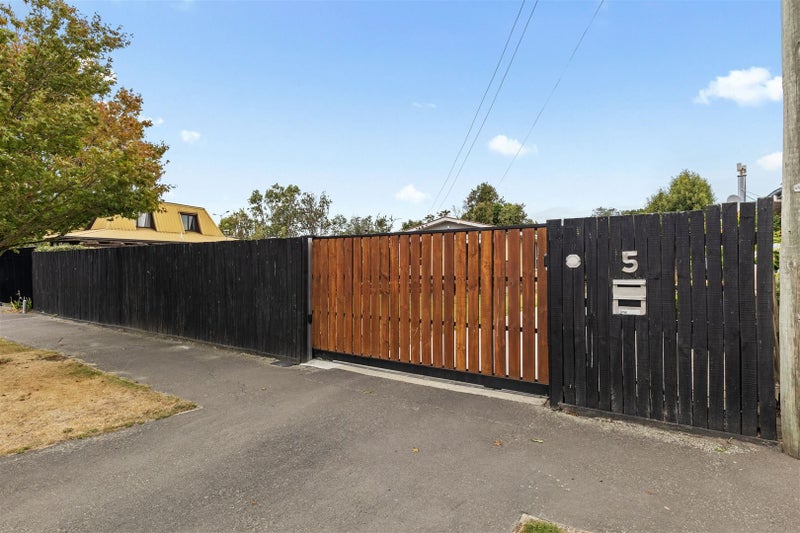 5 Lagan Street, Belfast, Christchurch - Carousel 2