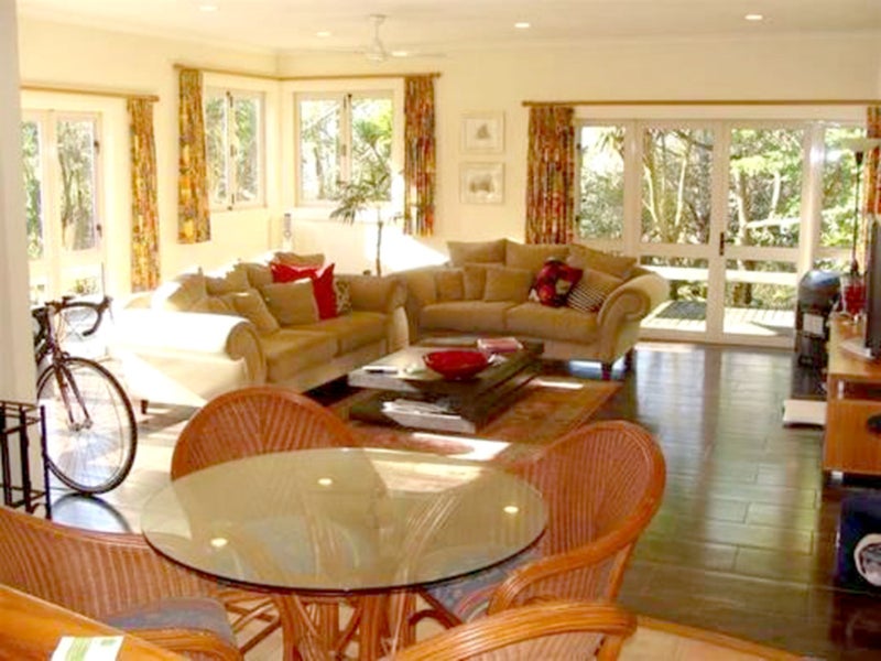 3809 Cambridge Road, Leamington, Cambridge - Carousel 2